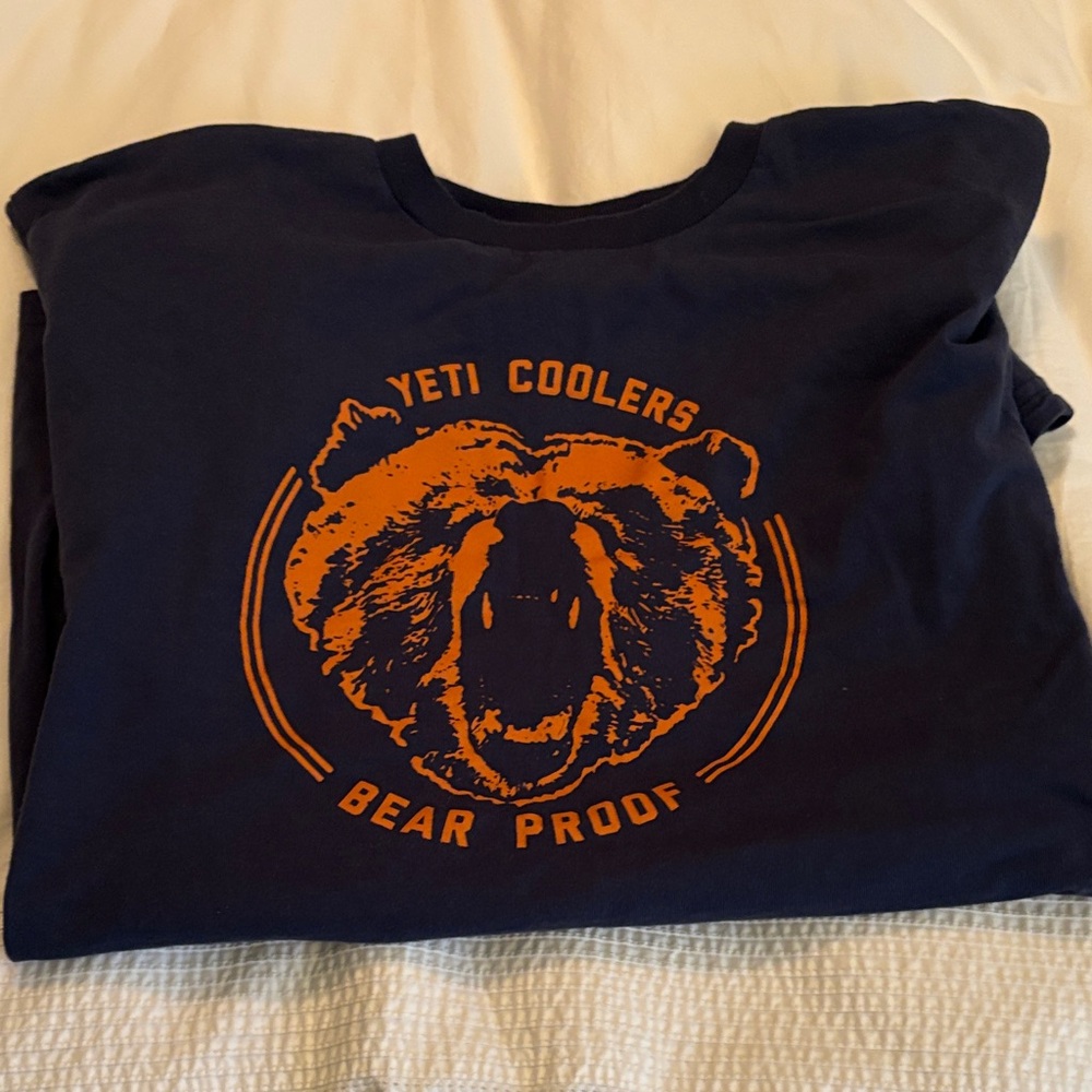 Navy Blue Bear Graphic T-Shirt